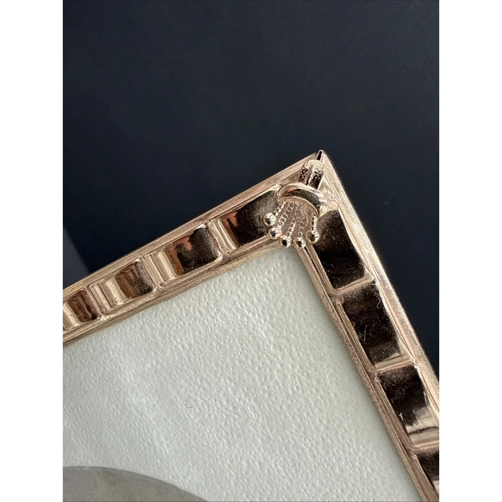 Vintage MCM Collage Picture Frame  10 x 8 Goldtone Ornate Metal‎ Oval